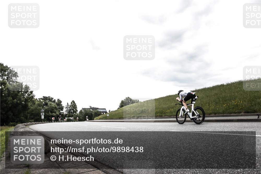 21.06.2026 - 29. Vierlanden-Triathlon H.Heesch http://msf.ph/oto/9898438 21.06.2026 10:04:41 Radfahren 235, 389 meine-sportfotos.de