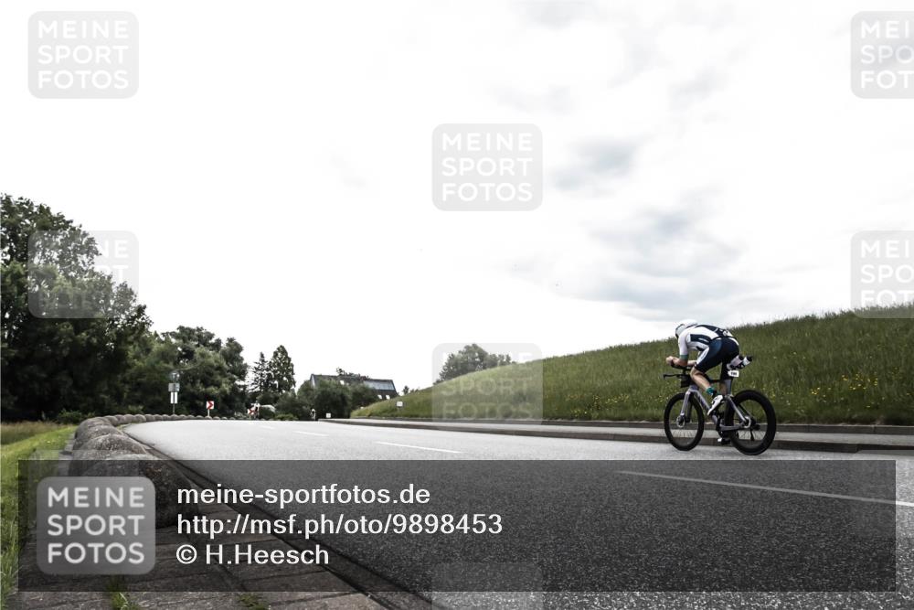 21.06.2026 - 29. Vierlanden-Triathlon H.Heesch http://msf.ph/oto/9898453 21.06.2026 10:05:37 Radfahren 135, 312 meine-sportfotos.de