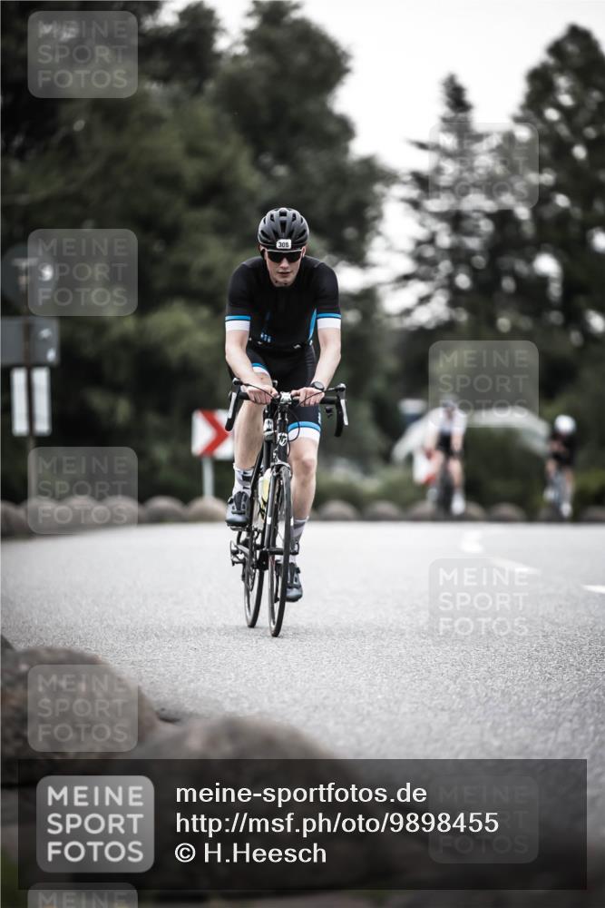 21.06.2026 - 29. Vierlanden-Triathlon H.Heesch http://msf.ph/oto/9898455 21.06.2026 10:05:04 Radfahren 130, 264, 308, 323, 326 meine-sportfotos.de