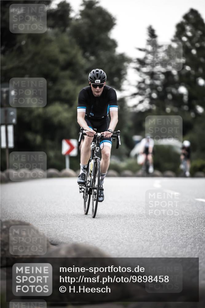 21.06.2026 - 29. Vierlanden-Triathlon H.Heesch http://msf.ph/oto/9898458 21.06.2026 10:05:04 Radfahren 130, 264, 308, 323, 326 meine-sportfotos.de