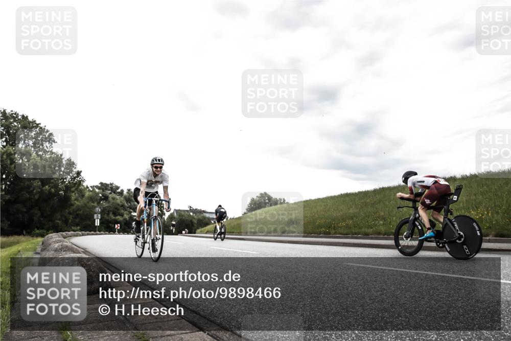 21.06.2026 - 29. Vierlanden-Triathlon H.Heesch http://msf.ph/oto/9898466 21.06.2026 10:06:18 Radfahren 9, 354 meine-sportfotos.de