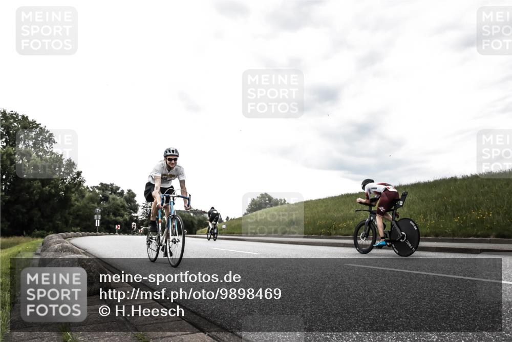 21.06.2026 - 29. Vierlanden-Triathlon H.Heesch http://msf.ph/oto/9898469 21.06.2026 10:06:19 Radfahren 354 meine-sportfotos.de
