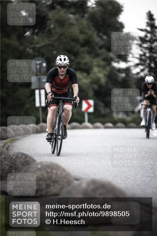 21.06.2026 - 29. Vierlanden-Triathlon H.Heesch http://msf.ph/oto/9898505 21.06.2026 10:05:07 Radfahren 130, 264, 275, 308, 323, 326 meine-sportfotos.de