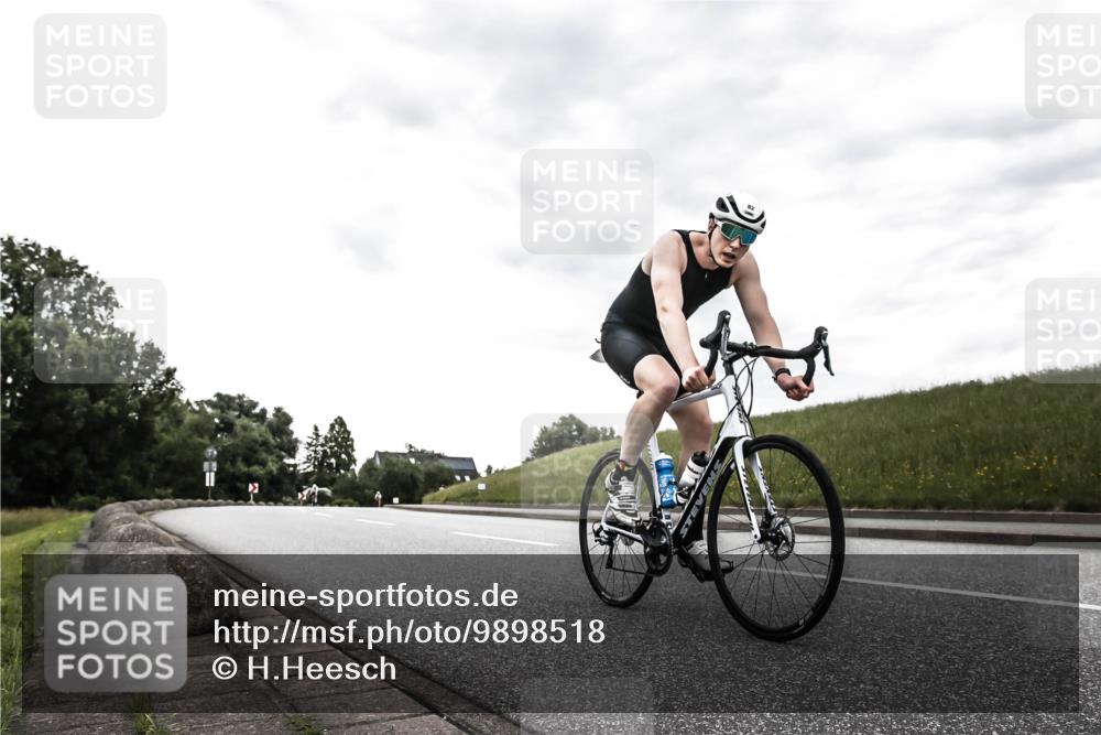 21.06.2026 - 29. Vierlanden-Triathlon H.Heesch http://msf.ph/oto/9898518 21.06.2026 10:08:41 Radfahren 82 meine-sportfotos.de