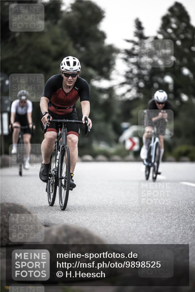21.06.2026 - 29. Vierlanden-Triathlon H.Heesch http://msf.ph/oto/9898525 21.06.2026 10:05:08 Radfahren 130, 264, 275, 323, 326 meine-sportfotos.de