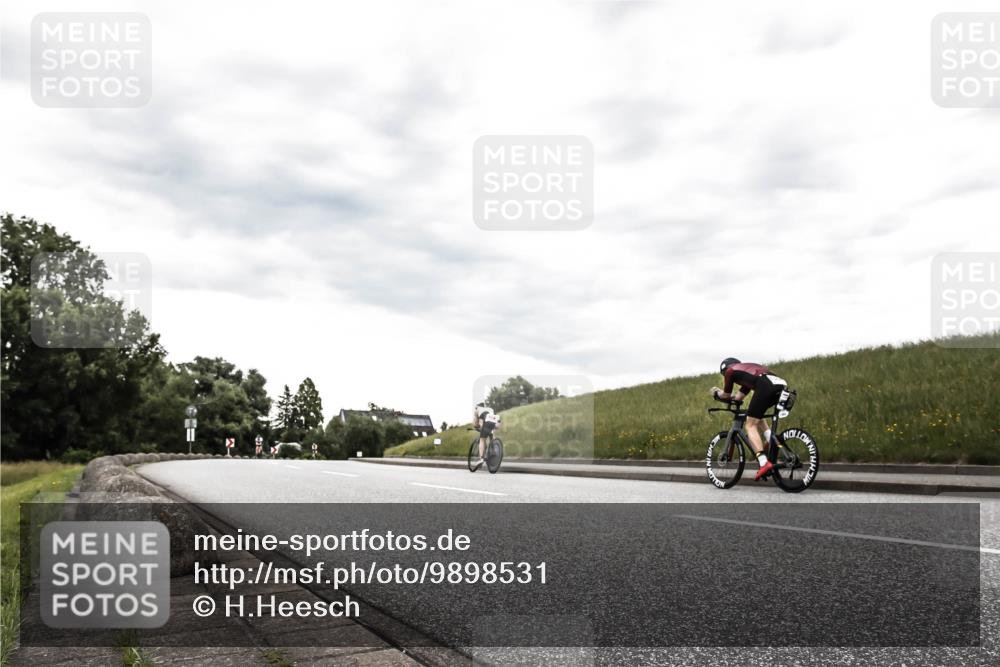 21.06.2026 - 29. Vierlanden-Triathlon H.Heesch http://msf.ph/oto/9898531 21.06.2026 10:15:35 Radfahren 98, 172, 193, 240 meine-sportfotos.de