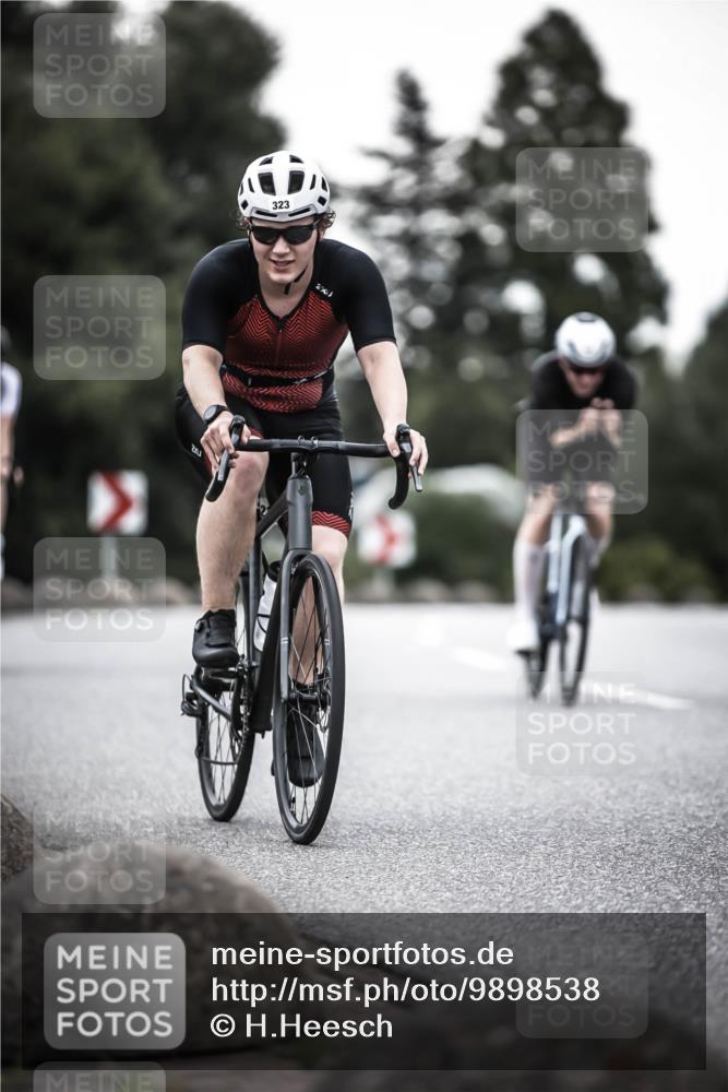 21.06.2026 - 29. Vierlanden-Triathlon H.Heesch http://msf.ph/oto/9898538 21.06.2026 10:05:08 Radfahren 130, 264, 275, 323, 326 meine-sportfotos.de