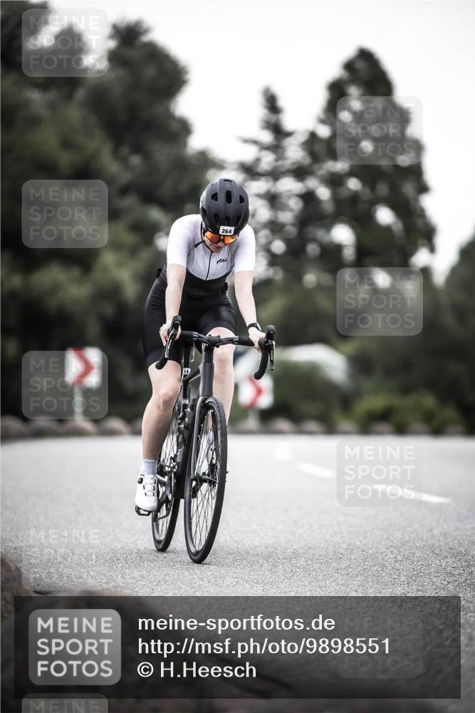 21.06.2026 - 29. Vierlanden-Triathlon H.Heesch http://msf.ph/oto/9898551 21.06.2026 10:05:09 Radfahren 264, 275, 289, 323, 326 meine-sportfotos.de