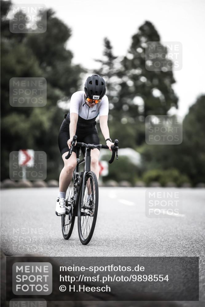21.06.2026 - 29. Vierlanden-Triathlon H.Heesch http://msf.ph/oto/9898554 21.06.2026 10:05:09 Radfahren 264, 275, 289, 323, 326 meine-sportfotos.de