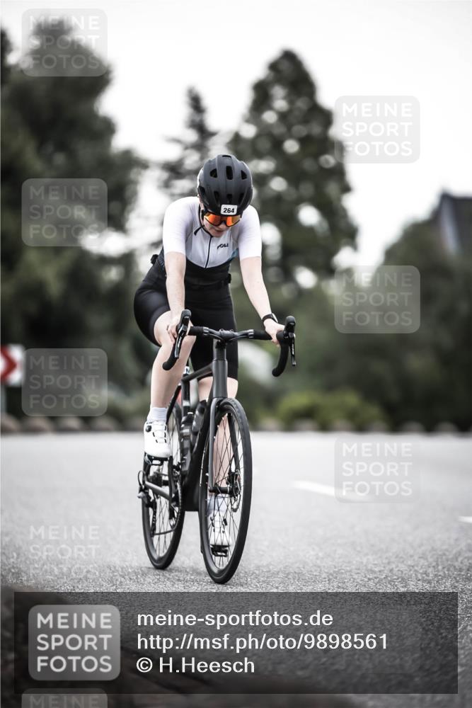 21.06.2026 - 29. Vierlanden-Triathlon H.Heesch http://msf.ph/oto/9898561 21.06.2026 10:05:10 Radfahren 249, 264, 275, 289, 323, 326 meine-sportfotos.de