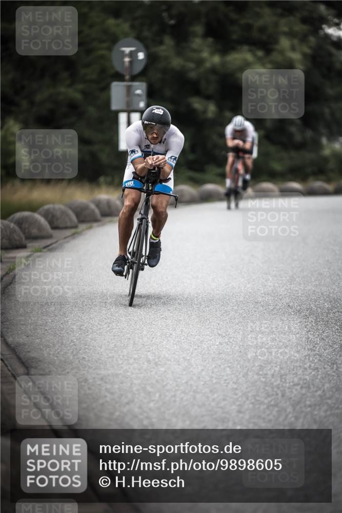 21.06.2026 - 29. Vierlanden-Triathlon H.Heesch http://msf.ph/oto/9898605 21.06.2026 10:05:32 Radfahren 5, 103, 135, 175, 195, 312 meine-sportfotos.de