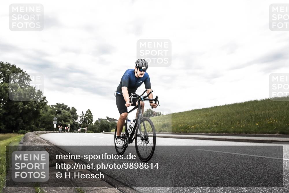 21.06.2026 - 29. Vierlanden-Triathlon H.Heesch http://msf.ph/oto/9898614 21.06.2026 10:19:54 Radfahren 18, 21, 69, 146, 268, 400 meine-sportfotos.de