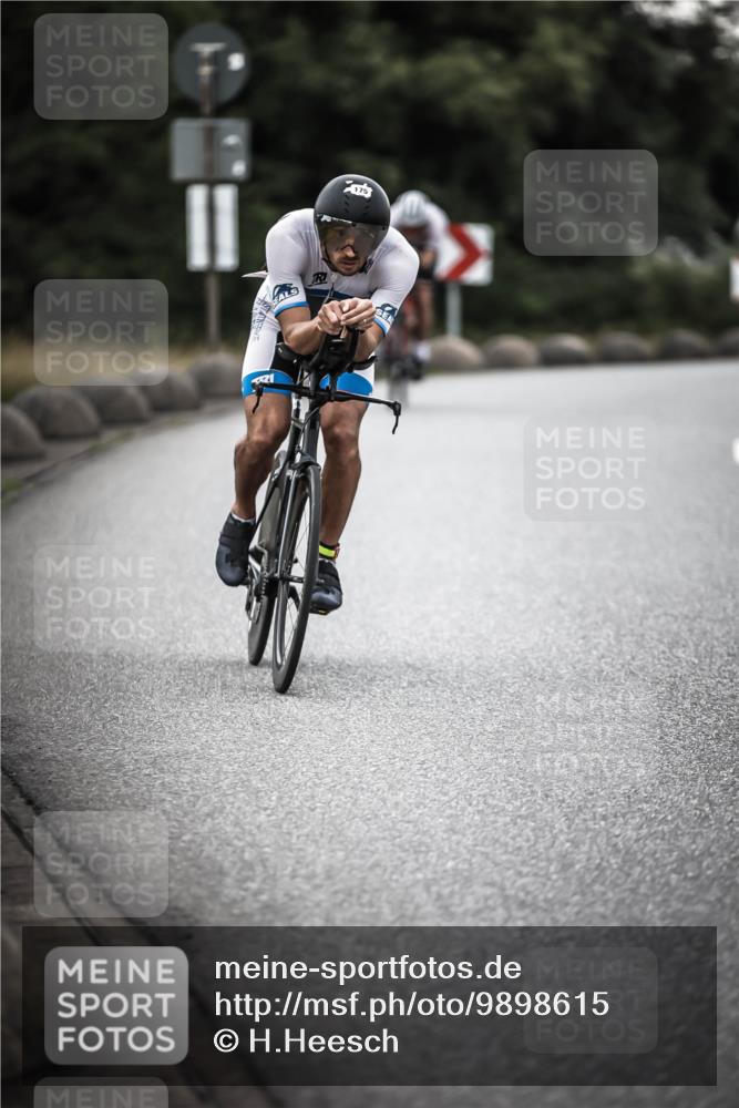 21.06.2026 - 29. Vierlanden-Triathlon H.Heesch http://msf.ph/oto/9898615 21.06.2026 10:05:32 Radfahren 5, 103, 135, 175, 195, 312 meine-sportfotos.de