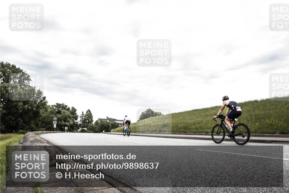21.06.2026 - 29. Vierlanden-Triathlon H.Heesch http://msf.ph/oto/9898637 21.06.2026 10:20:14 Radfahren 15, 22, 113 meine-sportfotos.de