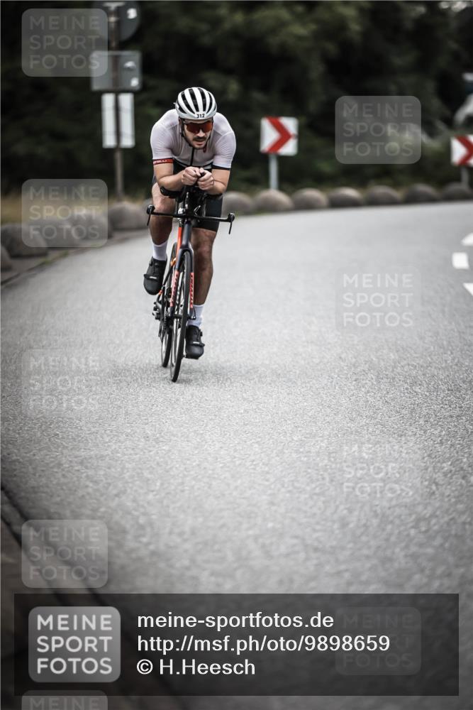21.06.2026 - 29. Vierlanden-Triathlon H.Heesch http://msf.ph/oto/9898659 21.06.2026 10:05:35 Radfahren 5, 135, 175, 312 meine-sportfotos.de