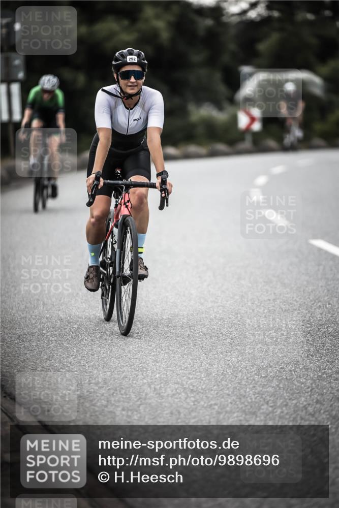 21.06.2026 - 29. Vierlanden-Triathlon H.Heesch http://msf.ph/oto/9898696 21.06.2026 10:05:44 Radfahren 133, 252, 259, 363 meine-sportfotos.de