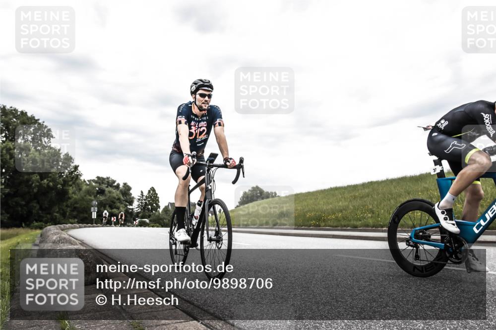 21.06.2026 - 29. Vierlanden-Triathlon H.Heesch http://msf.ph/oto/9898706 21.06.2026 10:21:55 Radfahren 37, 115, 213, 438, 478 meine-sportfotos.de