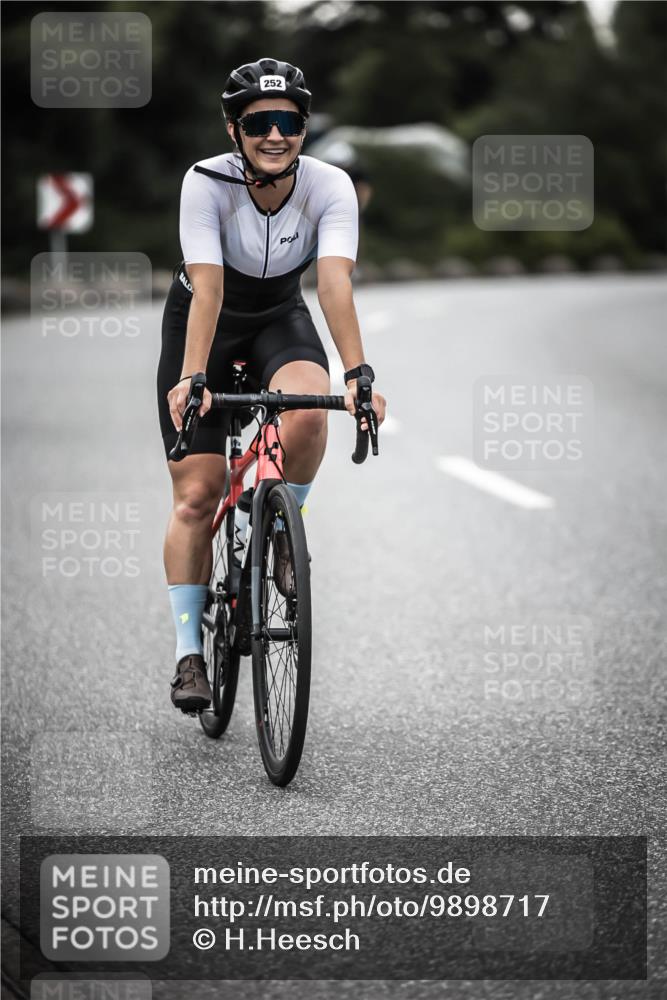 21.06.2026 - 29. Vierlanden-Triathlon H.Heesch http://msf.ph/oto/9898717 21.06.2026 10:05:44 Radfahren 133, 252, 259, 363 meine-sportfotos.de