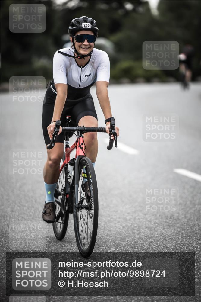 21.06.2026 - 29. Vierlanden-Triathlon H.Heesch http://msf.ph/oto/9898724 21.06.2026 10:05:44 Radfahren 133, 252, 259, 363 meine-sportfotos.de