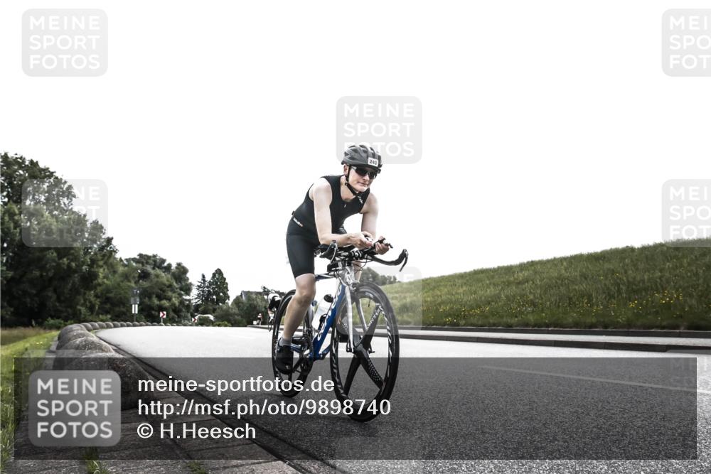21.06.2026 - 29. Vierlanden-Triathlon H.Heesch http://msf.ph/oto/9898740 21.06.2026 10:45:30 Radfahren 36, 153, 161, 243, 417 meine-sportfotos.de