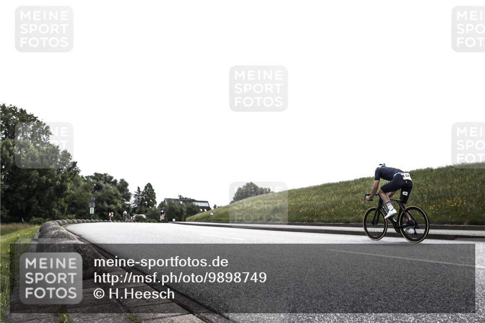 21.06.2026 - 29. Vierlanden-Triathlon H.Heesch http://msf.ph/oto/9898749 21.06.2026 10:45:40 Radfahren  meine-sportfotos.de