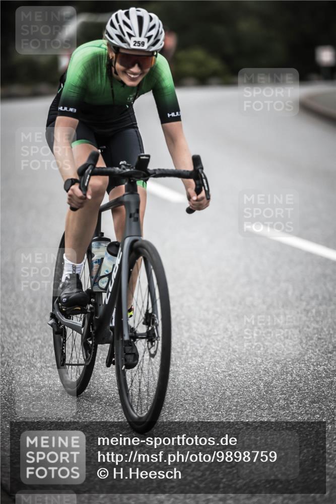 21.06.2026 - 29. Vierlanden-Triathlon H.Heesch http://msf.ph/oto/9898759 21.06.2026 10:05:46 Radfahren 133, 159, 252, 259, 317, 363 meine-sportfotos.de