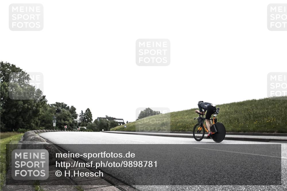 21.06.2026 - 29. Vierlanden-Triathlon H.Heesch http://msf.ph/oto/9898781 21.06.2026 10:46:37 Radfahren  meine-sportfotos.de