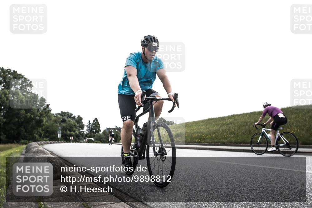 21.06.2026 - 29. Vierlanden-Triathlon H.Heesch http://msf.ph/oto/9898812 21.06.2026 10:47:06 Radfahren 139, 292, 422, 439, 609 meine-sportfotos.de