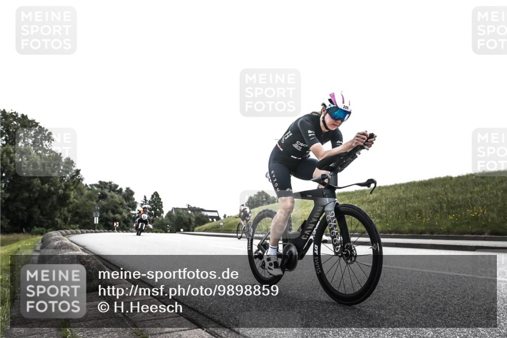 21.06.2026 - 29. Vierlanden-Triathlon H.Heesch http://msf.ph/oto/9898859 21.06.2026 10:48:30 Radfahren 225, 369, 475, 1354 meine-sportfotos.de