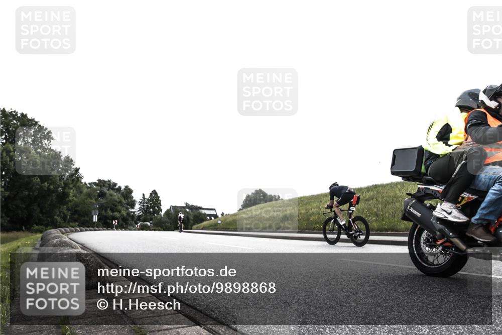 21.06.2026 - 29. Vierlanden-Triathlon H.Heesch http://msf.ph/oto/9898868 21.06.2026 10:48:31 Radfahren 225, 369, 477, 1354 meine-sportfotos.de