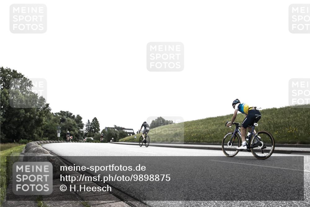 21.06.2026 - 29. Vierlanden-Triathlon H.Heesch http://msf.ph/oto/9898875 21.06.2026 10:48:34 Radfahren 210, 477, 1354 meine-sportfotos.de