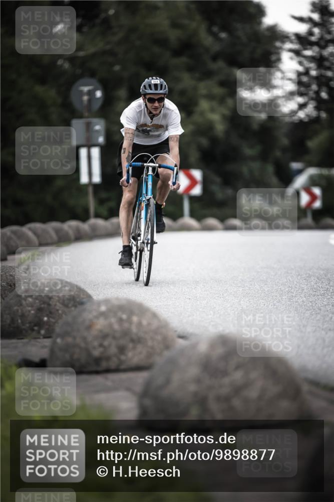 21.06.2026 - 29. Vierlanden-Triathlon H.Heesch http://msf.ph/oto/9898877 21.06.2026 10:06:17 Radfahren 9, 109, 354 meine-sportfotos.de