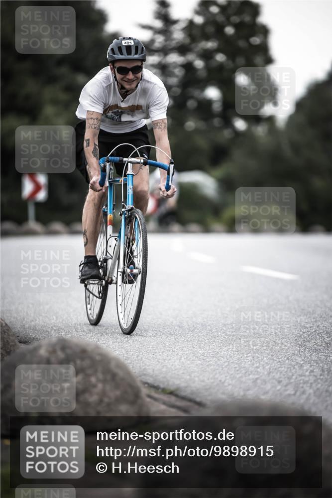 21.06.2026 - 29. Vierlanden-Triathlon H.Heesch http://msf.ph/oto/9898915 21.06.2026 10:06:18 Radfahren 9, 109, 354 meine-sportfotos.de