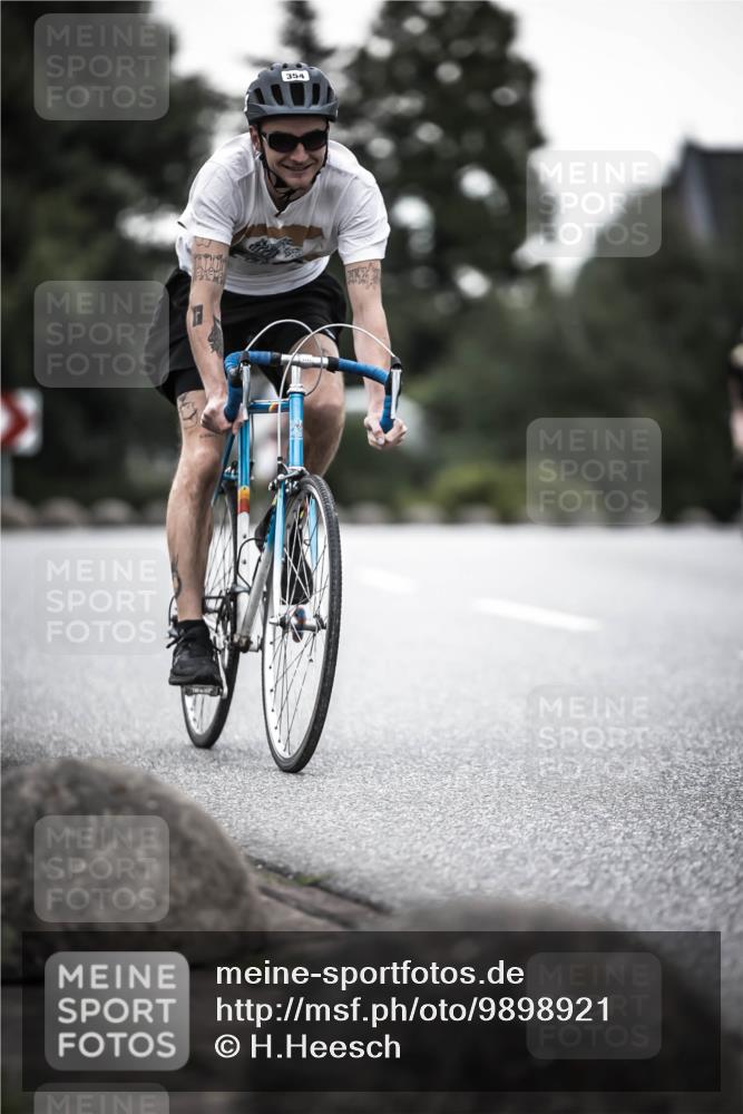 21.06.2026 - 29. Vierlanden-Triathlon H.Heesch http://msf.ph/oto/9898921 21.06.2026 10:06:18 Radfahren 9, 109, 354 meine-sportfotos.de