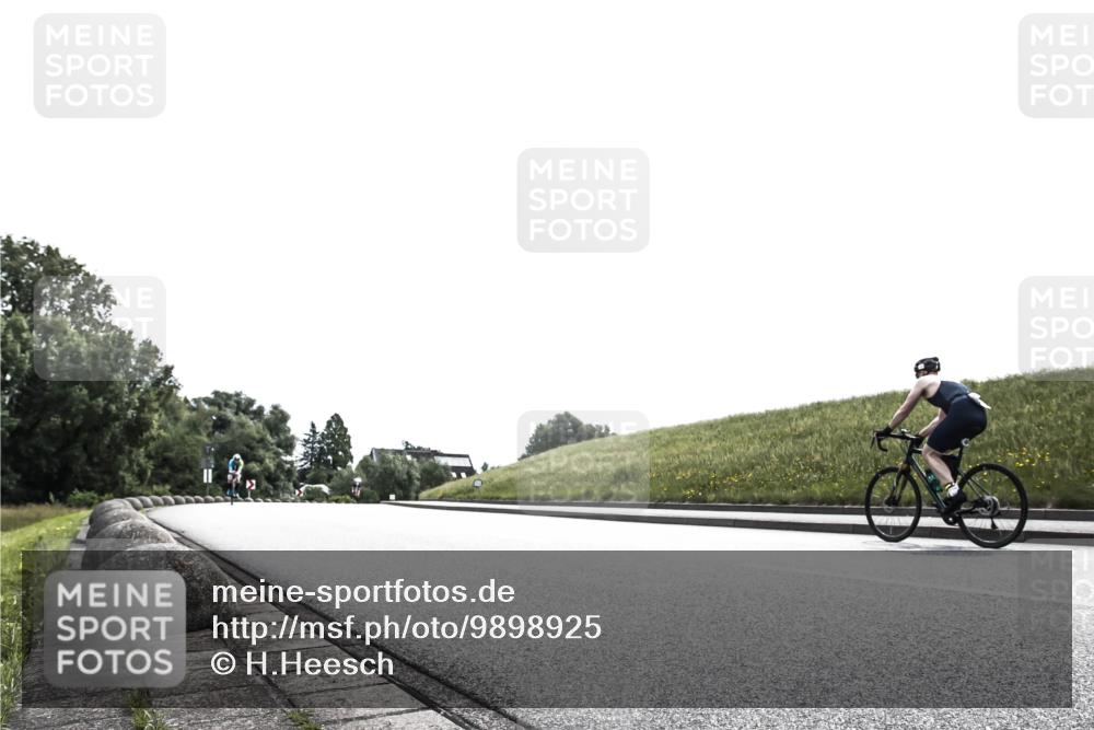 21.06.2026 - 29. Vierlanden-Triathlon H.Heesch http://msf.ph/oto/9898925 21.06.2026 10:49:46 Radfahren 140, 180, 277, 330 meine-sportfotos.de