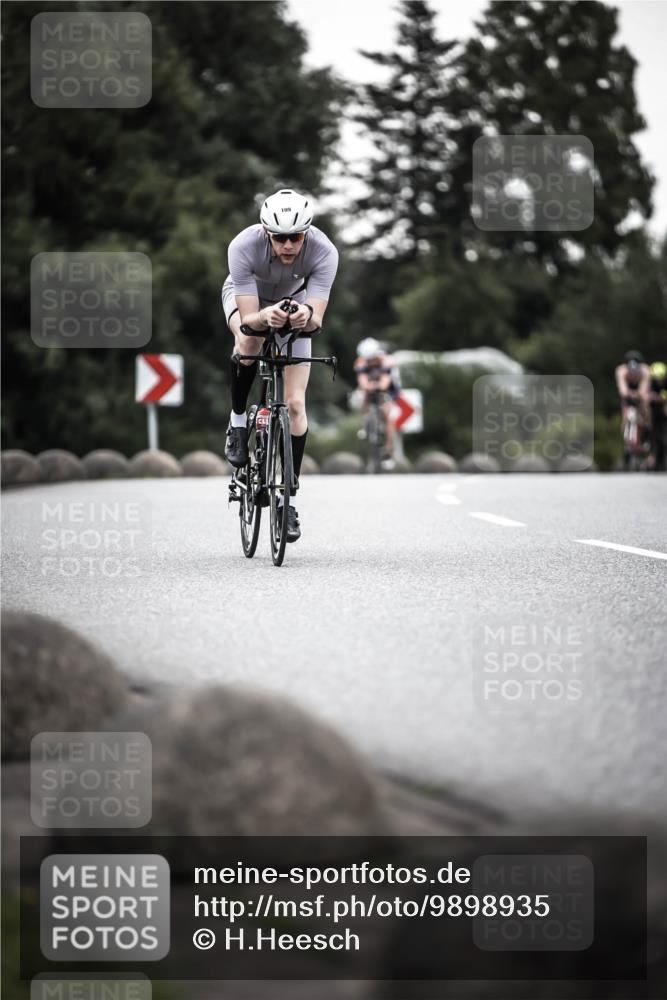 21.06.2026 - 29. Vierlanden-Triathlon H.Heesch http://msf.ph/oto/9898935 21.06.2026 10:06:22 Radfahren 109, 147, 165, 354, 360, 381 meine-sportfotos.de