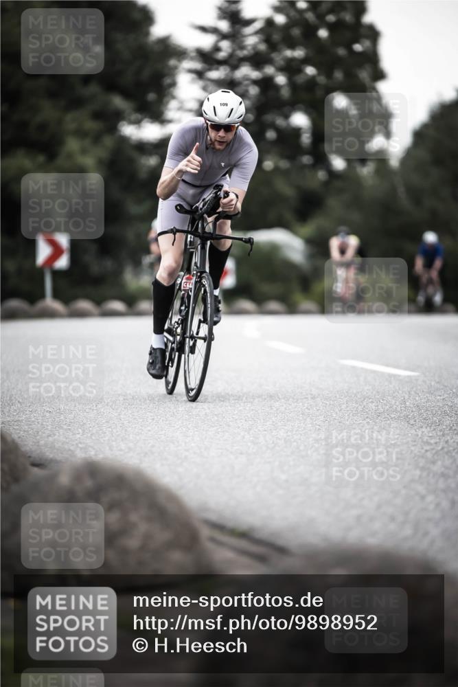 21.06.2026 - 29. Vierlanden-Triathlon H.Heesch http://msf.ph/oto/9898952 21.06.2026 10:06:23 Radfahren 109, 147, 165, 360, 381 meine-sportfotos.de