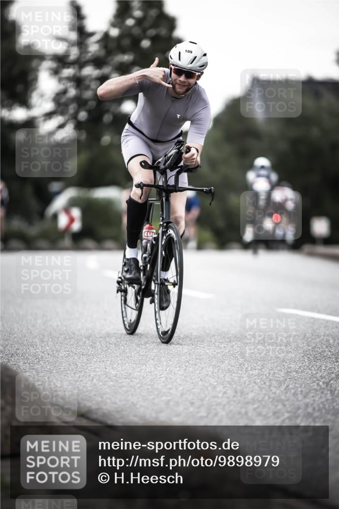 21.06.2026 - 29. Vierlanden-Triathlon H.Heesch http://msf.ph/oto/9898979 21.06.2026 10:06:23 Radfahren 109, 147, 165, 360, 381 meine-sportfotos.de