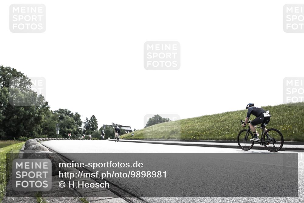 21.06.2026 - 29. Vierlanden-Triathlon H.Heesch http://msf.ph/oto/9898981 21.06.2026 10:51:03 Radfahren 205, 446, 463 meine-sportfotos.de