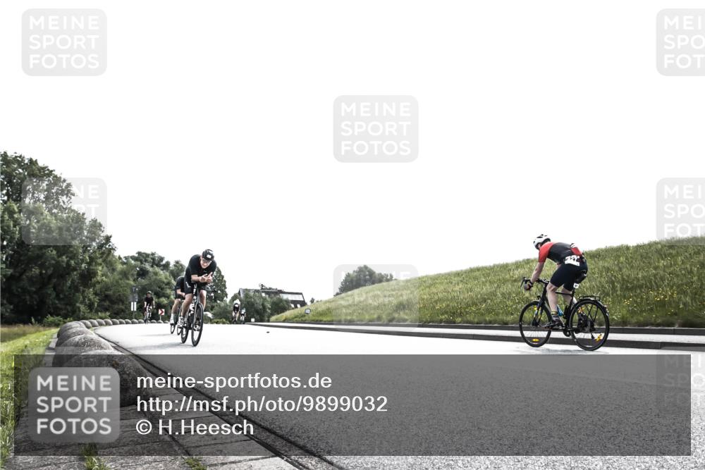 21.06.2026 - 29. Vierlanden-Triathlon H.Heesch http://msf.ph/oto/9899032 21.06.2026 10:51:33 Radfahren 5, 86, 90, 478 meine-sportfotos.de
