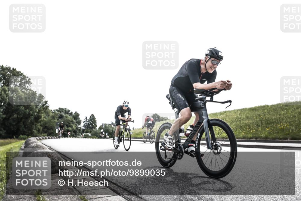 21.06.2026 - 29. Vierlanden-Triathlon H.Heesch http://msf.ph/oto/9899035 21.06.2026 10:51:34 Radfahren 5, 86, 90, 444, 478 meine-sportfotos.de