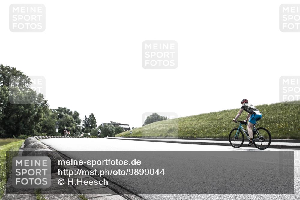 21.06.2026 - 29. Vierlanden-Triathlon H.Heesch http://msf.ph/oto/9899044 21.06.2026 10:51:45 Radfahren 18, 70, 75, 164, 172, 240, 288, 455, 620, 622 meine-sportfotos.de
