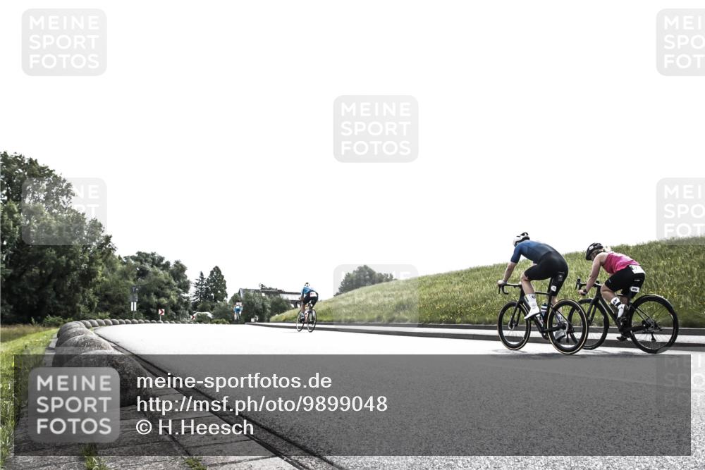 21.06.2026 - 29. Vierlanden-Triathlon H.Heesch http://msf.ph/oto/9899048 21.06.2026 10:51:49 Radfahren 18, 75, 279 meine-sportfotos.de