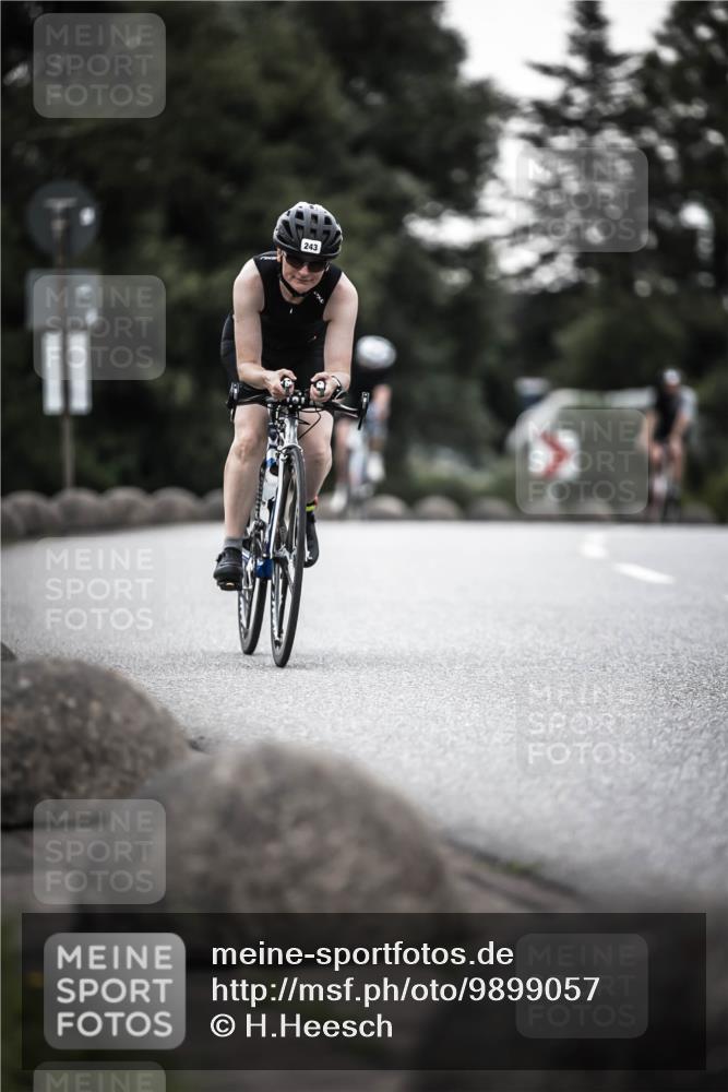 21.06.2026 - 29. Vierlanden-Triathlon H.Heesch http://msf.ph/oto/9899057 21.06.2026 10:06:38 Radfahren 243, 306, 349, 361 meine-sportfotos.de