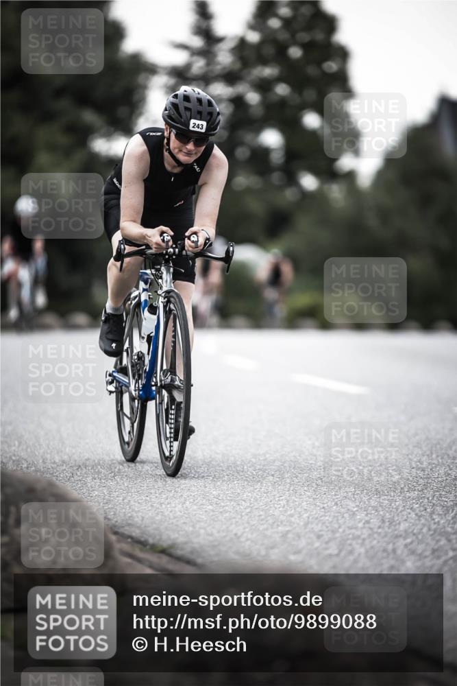 21.06.2026 - 29. Vierlanden-Triathlon H.Heesch http://msf.ph/oto/9899088 21.06.2026 10:06:38 Radfahren 243, 306, 349, 361 meine-sportfotos.de