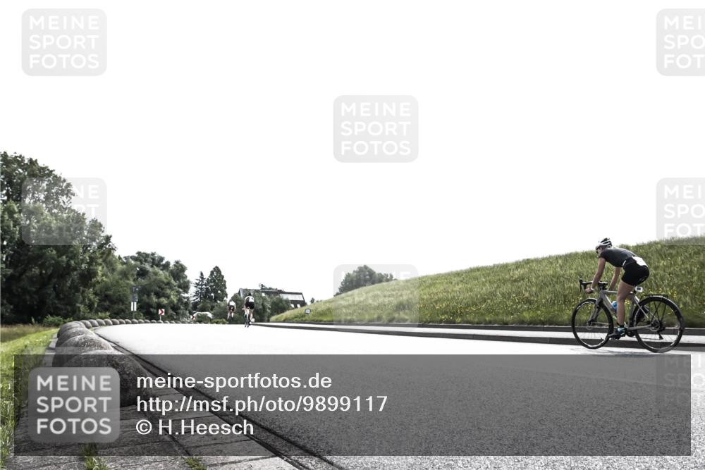 21.06.2026 - 29. Vierlanden-Triathlon H.Heesch http://msf.ph/oto/9899117 21.06.2026 10:52:15 Radfahren 24, 432, 584 meine-sportfotos.de