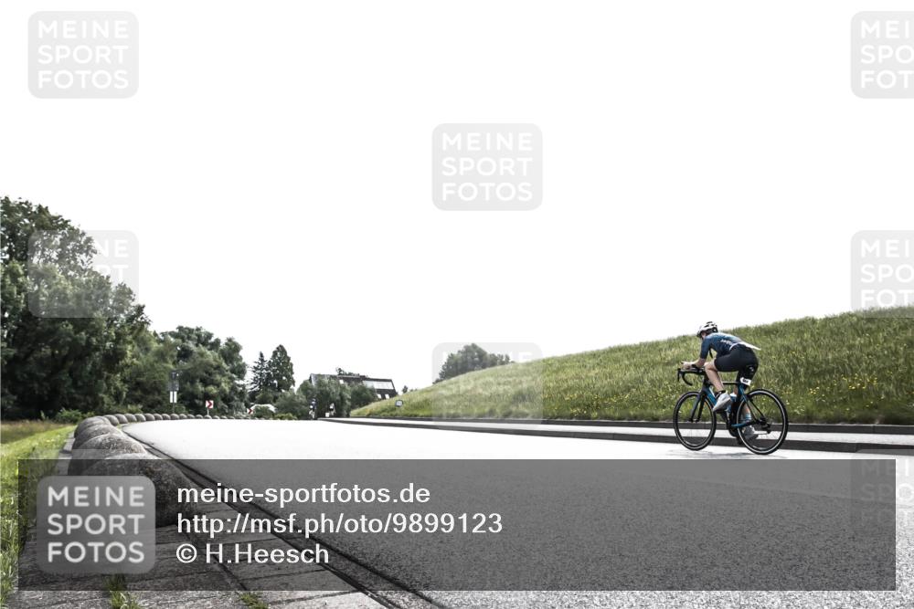21.06.2026 - 29. Vierlanden-Triathlon H.Heesch http://msf.ph/oto/9899123 21.06.2026 10:52:24 Radfahren  meine-sportfotos.de