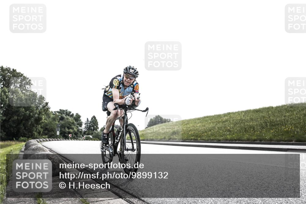 21.06.2026 - 29. Vierlanden-Triathlon H.Heesch http://msf.ph/oto/9899132 21.06.2026 10:52:37 Radfahren 96, 115, 156, 190 meine-sportfotos.de