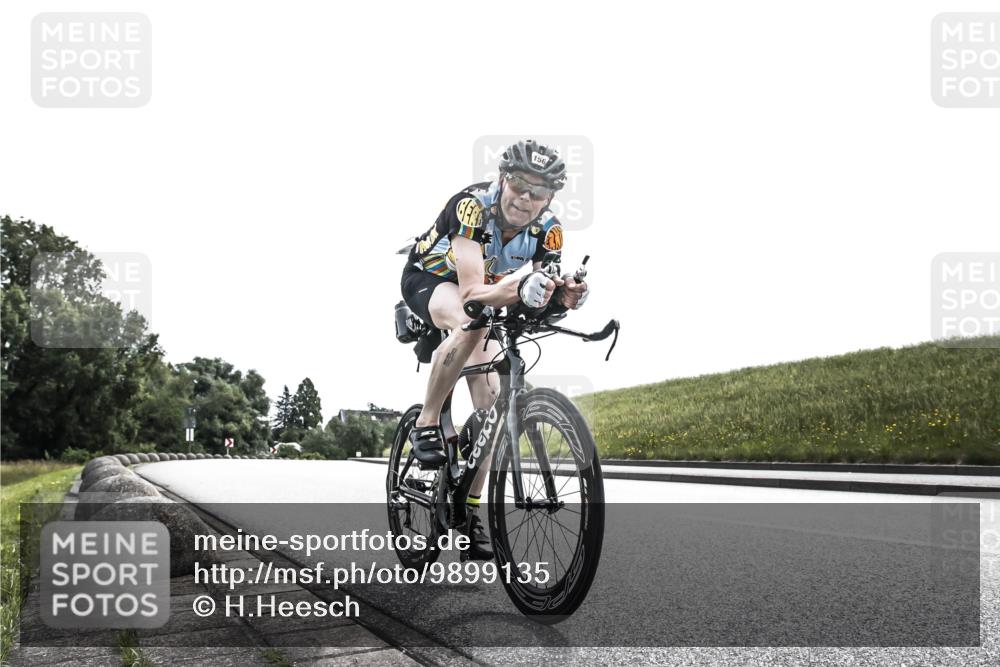 21.06.2026 - 29. Vierlanden-Triathlon H.Heesch http://msf.ph/oto/9899135 21.06.2026 10:52:37 Radfahren 96, 115, 156, 190 meine-sportfotos.de