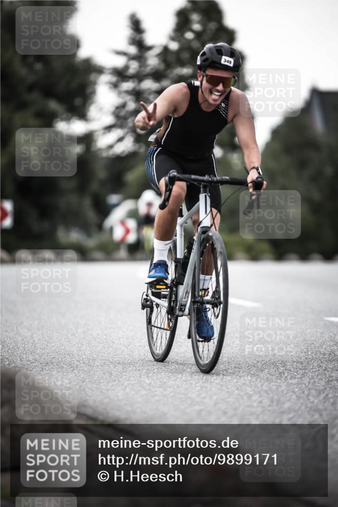 21.06.2026 - 29. Vierlanden-Triathlon H.Heesch http://msf.ph/oto/9899171 21.06.2026 10:06:45 Radfahren 199, 306, 349, 361 meine-sportfotos.de